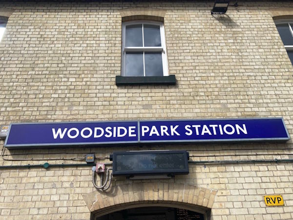 Woodside Park station